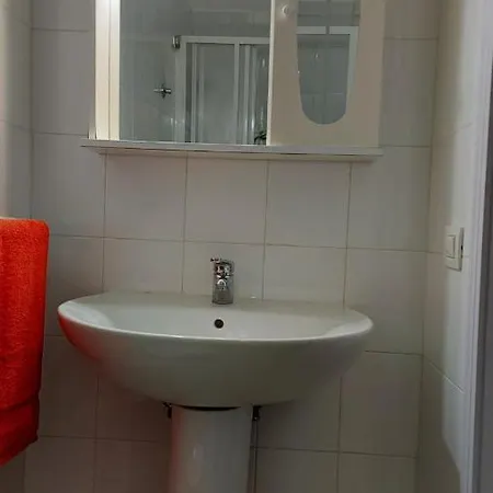 Mini House *